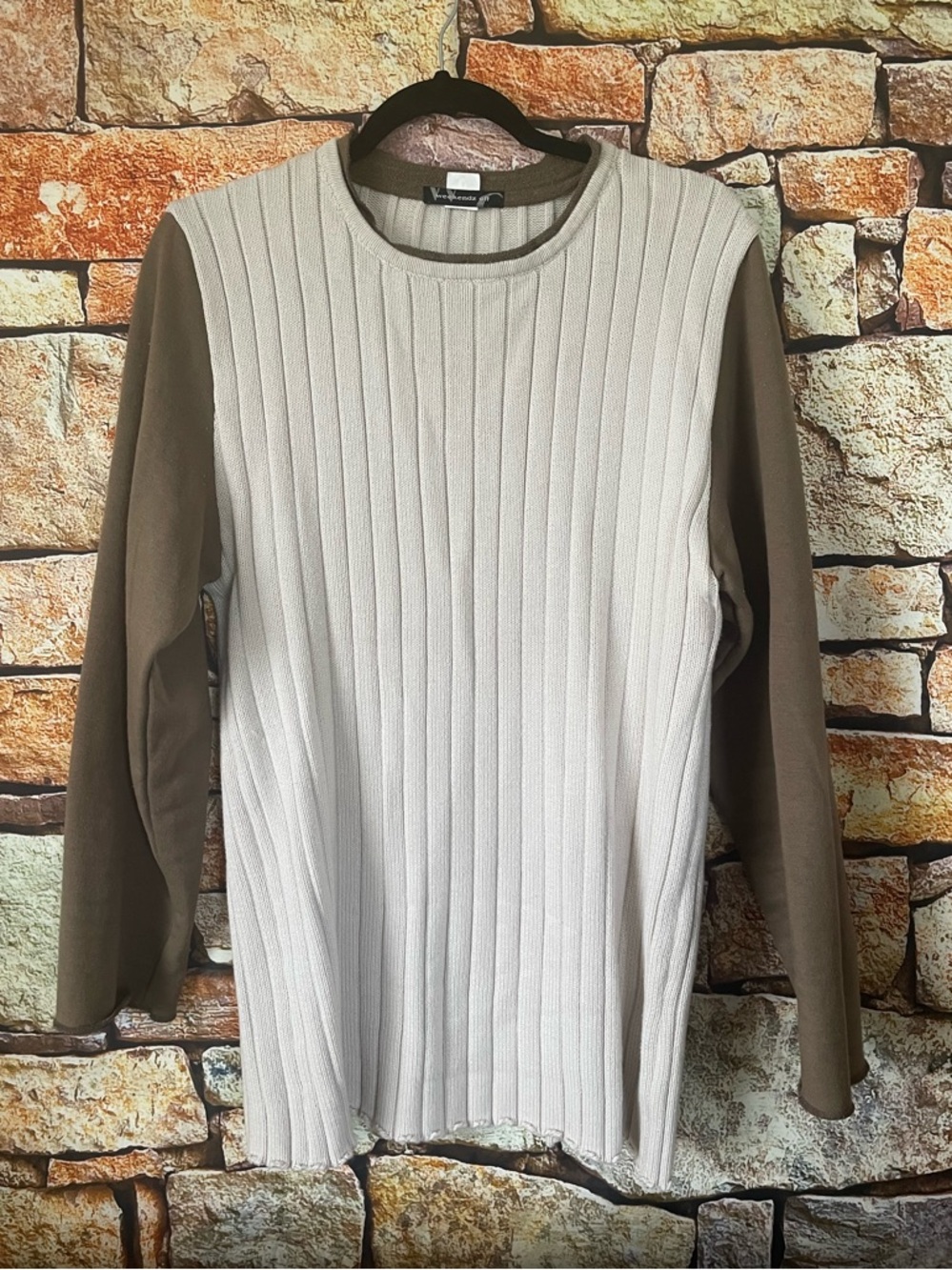 Men's Crewneck Rib-Knit Sweater in Black and Brown